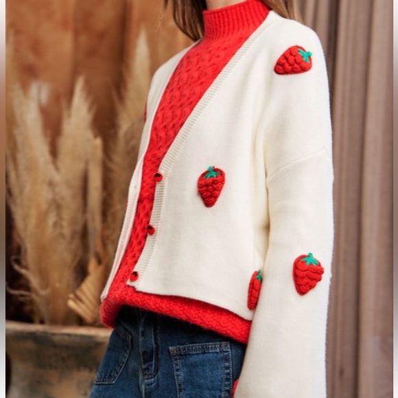 Strawberry Sweater - Picture 4 of 5